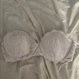 Elegant Lace Strapless Bra - White